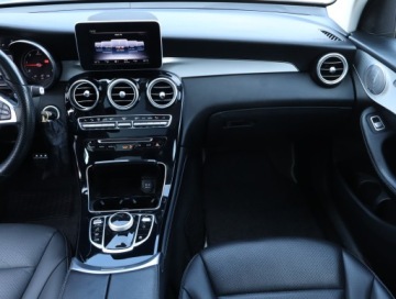 Mercedes GLC C253 SUV 2.1 220 d 170KM 2018 Mercedes GLC GLC 220 d 4MATIC, Salon Polska, zdjęcie 7