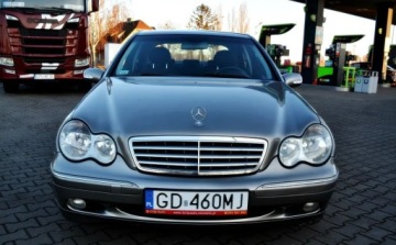 Mercedes Klasa C W203 Sedan W203 2.1 (C 220 CDI) 143KM 2004 Mercedes-Benz Klasa C Klimatyzacja, Tempomat, Zadbany, Serwisowany 2.1, zdjęcie 5