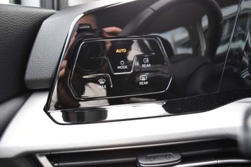 Volkswagen Golf VIII Variant 1.5 TSI 130KM 2022 Volkswagen Golf Variant SalonPL TSI 130KM Variant Life ACC LaneAssist Czuj, zdjęcie 25