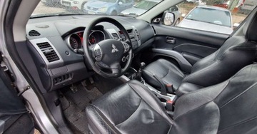 Mitsubishi Outlander II 2.0 DID DOHC 140KM 2007 Mitsubishi Outlander 2.0 di-d 140KM 4WD 7osobowy 2.0 Diesel 140KM, zdjęcie 16