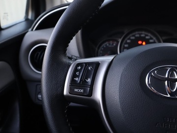 Toyota Yaris III Hatchback 5d Facelifting 1.0 VVT-i 69KM 2014 Toyota Yaris 1.0 VVT-i, Salon Polska, Serwis ASO, zdjęcie 14