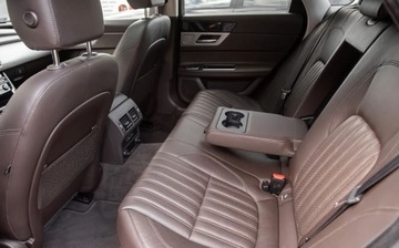 Jaguar XF II Sedan 2.0 i4D 180KM 2016 Jaguar XF XF 2.0D 180KM Full Pano LEdy Skora Camera Navi Full ASO 2.0, zdjęcie 25