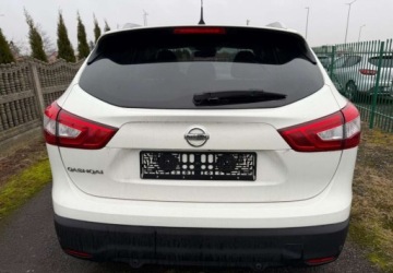 Nissan Qashqai II Crossover 1.2 DIG-T 115KM 2015 Nissan Qashqai Nissan Qashqai 1.2 Benzyna 116KM, zdjęcie 10