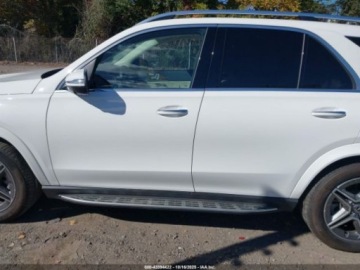 Mercedes GLE V167 2023 Mercedes-Benz GLE 2023 r., 2,0L GLE 450 4MATIC 2.0 Benzyna 352KM, zdjęcie 16