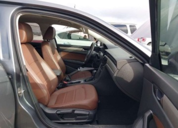 Volkswagen Passat B8 2021 Volkswagen Passat 2021, 2.0T, po gradobiciu 2.0 Benzyna 174KM, zdjęcie 6