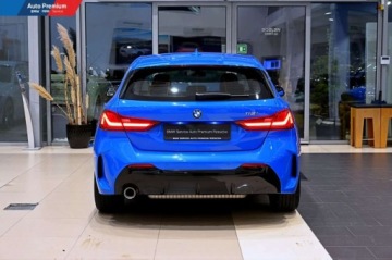 BMW Seria 1 F40 2021 BMW Seria 1 118iM Kierownica SkorzanaFotel SportowyReflektor LEDModel M Sp, zdjęcie 14