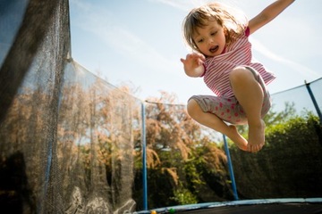 САДОВЫЙ батут детский ЛЕСТНИЦА 8 ФУТОВ С СЕТКОЙ ДЛЯ ОБУВИ Маленькая 244см