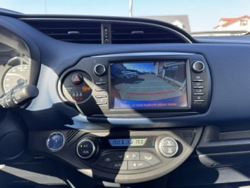 Toyota Yaris III Hatchback 5d Facelifting Hybrid 100KM 2017 Toyota Yaris Hybrid*Lift*Automat, zdjęcie 16