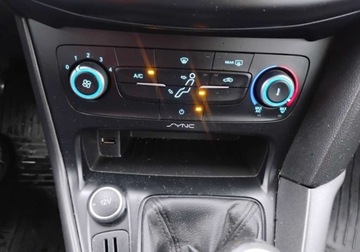 Ford Focus III Hatchback 5d facelifting 1.5 TDCi 120KM 2017 Ford Focus 2017r, 1.5 TDCI. Lekko uszkodzony lewy przod. Jezdzi. 1.5, zdjęcie 13