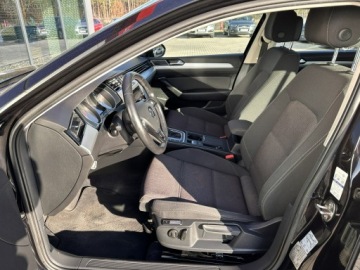 Volkswagen Passat B8 Variant 2.0 TDI BlueMotion SCR 150KM 2018 Volkswagen Passat Variant Navi, Grzane fotele, HAK, zdjęcie 9