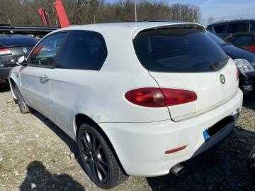Alfa Romeo 147 Hatchback 1.9 MultiJet 8v 120KM 2008 Alfa Romeo 147 JTD, zdjęcie 3