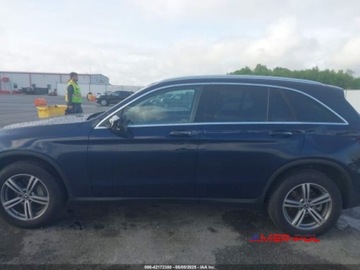 Mercedes GLC C253 2021 Mercedes-Benz GLC 2021 r. ,2,0L 300 4 MATIC 2.0 Benzyna 255KM, zdjęcie 14