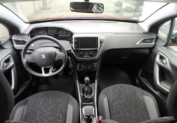 Peugeot 2008 I SUV Facelifting 1.2 PureTech 110KM 2016 Peugeot 2008 Peugeot 2008 1.2 Pure Tech Style SampS 1.2 Benzyna 110KM, zdjęcie 16