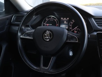 Skoda Superb III Kombi 2.0 TDI 190KM 2017 Skoda Superb 2.0 TDI, Salon Polska, 187 KM, Navi, zdjęcie 20