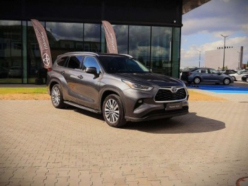 Toyota Highlander III 2.5 248KM 2022 Toyota Highlander PRESTIGE 2,5 Hybrid 248 KM 2.5 Hybryda 248KM