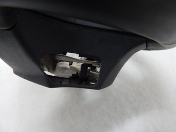 Toyota Avensis III Lift — оригинальный кожаный руль