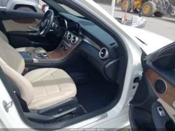 Mercedes Klasa C W205 2019 Mercedes-Benz Klasa C MERCEDES-BENZ C 300 2.0 Benzyna 255KM, zdjęcie 8