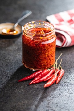 Стеклянные банки 540 мл (30 шт.) с крышками - для консервирования, салатов, блюд.