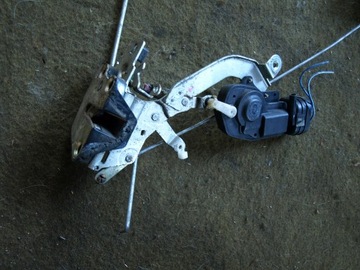 ZÁMEK CENTRÁLNÍ DVEŘE PRAVÝ PŘEDNÍ DAIHATSU TERIOS