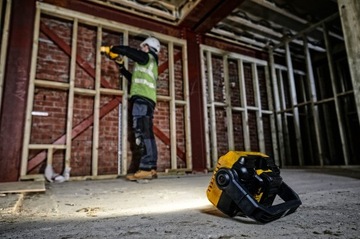 Аккумуляторный светодиодный рабочий фонарь 12В18В XR 2000лм корпус DeWALT DCL077