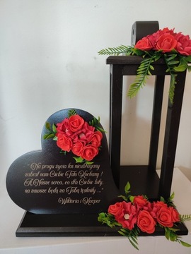 сердце на большой подставке с фонарем для памятника