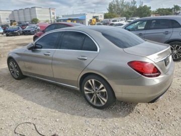 Mercedes Klasa C W205 2019 Mercedes-Benz Klasa C 2019 MERCEDES-BENZ C 300 4MATIC 2.0 Benzyna 255KM, zdjęcie 1