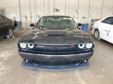 Dodge Challenger III 2019 Dodge Challenger RT Scat Pack 2019 6.4L 6.4 Benzyna 485KM, zdjęcie 5