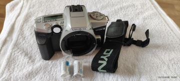 Body MINOLTA DYNAX 4 DYNAX4 srebrno-czarne NOWE BATERIE CR2 Japan Mankament