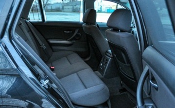 BMW Seria 3 E90-91-92-93 Coupe E92 325i 218KM 2006 BMW Seria 3 2,5 (218KM) Bezwypadkowy 2.5 Benzyna 218KM, zdjęcie 10