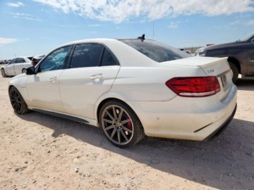 Mercedes Klasa E W212 2014 Mercedes-Benz Klasa E 63 AMG-S 2014 5.5l 5.5 Benzyna 577KM, zdjęcie 1