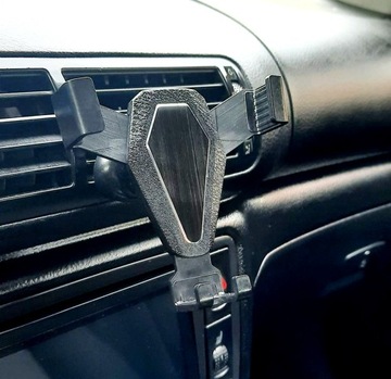 Автомобильный держатель для телефона Hammer Energy 18x9