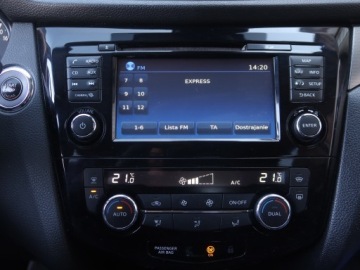 Nissan Qashqai II Crossover Facelifting 1.2 DiG-T 115KM 2018 Nissan Qashqai 1.2 DIG-T, Salon Polska, zdjęcie 11