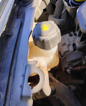 Renault Twingo II Hatchback 3d 1.2 16v 75KM 2012 Renault Twingo 2012r, 1.2. Benzyna. KABRIOLET. Delikatnie uszkodzony tyl., zdjęcie 23