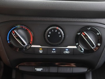 Hyundai i20 II Coupe 1.2 MPI 84KM 2016 Hyundai i20 1.2, Salon Polska, Serwis ASO, Klima, zdjęcie 12