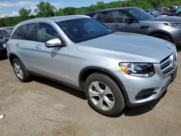 Mercedes GLC C253 2018 Mercedes-Benz GLC 300, 2018r., 4x4, 2.0L 2.0 Benzyna 241KM, zdjęcie 1