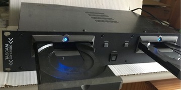 TASCAM CD-X1500 ДВОЙНОЙ CD-ПЛЕЕР 19 дюймов
