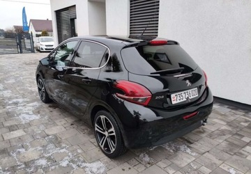 Peugeot 208 I Hatchback 5d Facelifting 1.2 PureTech 110KM 2016 Peugeot 208 Peugeot 208 1.2 Benzyna 110KM, zdjęcie 6