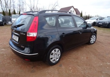 Hyundai i30 I CW 1.6 CRDi 115KM 2008 Hyundai i30 1.6crdi,klima,el.szyby,zarejes 1.6 Diesel 116KM, zdjęcie 2