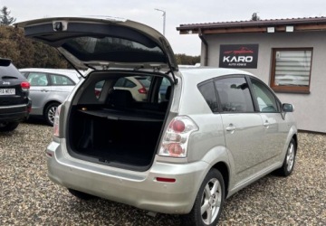 Toyota Corolla Verso AR10 2.2 D-4D 136KM 2009 Toyota Corolla Verso 2009 r. 2.2 Diesel 136KM, zdjęcie 17