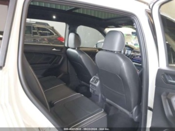 Volkswagen 2022 Volkswagen Atlas Sel R-Line, 2022r., 4x4, 2.0L 2.0 Benzyna 184KM, zdjęcie 7