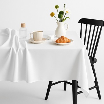 PLAMOODPORNY OBRUS GŁADKI MATOWY UNIWERSALNY 140x280 BIAŁY GOTOWY NA STÓŁ