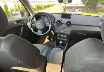 Audi A1 I Hatchback 3d 1.6 TDI 105KM 2013 Audi A1 Sportback Audi A1 Sportback 1.6 TDI Attraction 1.6 Diesel 105KM, zdjęcie 15