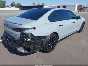 BMW Seria 7 G70 2023 BMW Seria 7 740 I 2023 3.0l 3.0 Benzyna 375KM, zdjęcie 5