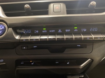Lexus UX Crossover 250h 184KM 2019 Lexus UX 250h Prestige AWD Lexus UX 2.0 Prestige+P, zdjęcie 17