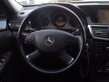 Mercedes Klasa E W212 Kombi 250 CDI BlueEFFICIENCY 204KM 2011 Mercedes E E 250 CDI, 201 KM, Automat, Skóra, zdjęcie 18