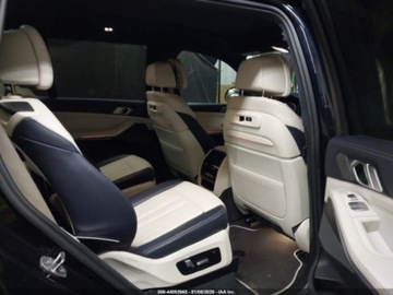 BMW X7 2022 BMW X7 M50i 2022 4.4 Benzyna 523KM, zdjęcie 12