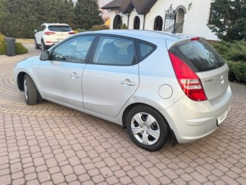 Hyundai i30 I Hatchback 1.4 109KM 2010 Hyundai i30 1.4 109KM Klima 4szyby 1- reka Sprawdz 1.4 Benzyna 109KM, zdjęcie 13