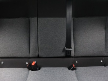 Citroen C4 III SUV 1.2 PureTech 130KM 2021 Citroen C4 1.2 PureTech, Salon Polska, Klima, zdjęcie 9