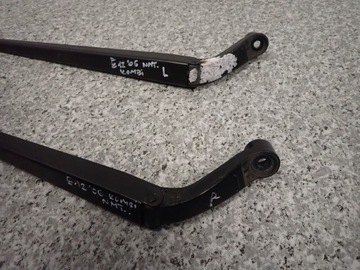 TOYOTA COROLLA E12 02- РЫЧАГ ПЕРЕДНЕГО СТЕКЛА ЛЕВЫЙ ИЛИ ПРАВЫЙ