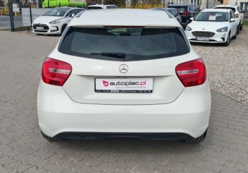 Mercedes Klasa A W176 Hatchback 5d 1.5 180 CDI BlueEFFICIENCY 109KM 2014 Mercedes-Benz Klasa A 1.5 Diesel 109KM, zdjęcie 5